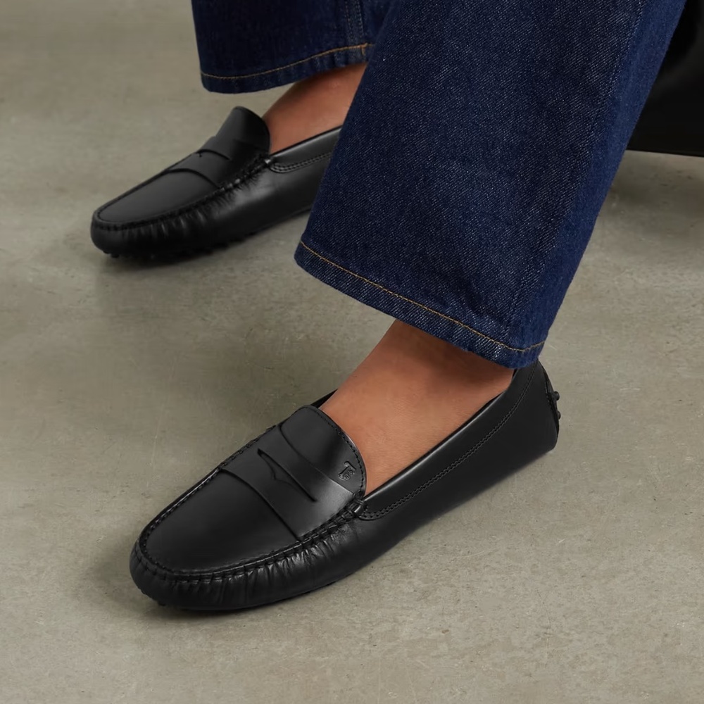 TOD'S Gommino leather loafers - size 39.5 or 9.5 US